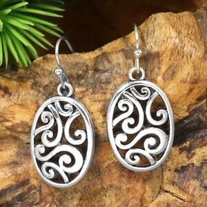 ⭐️ 5 for $25 Vintage Style Silver Tone Hoop Earrings